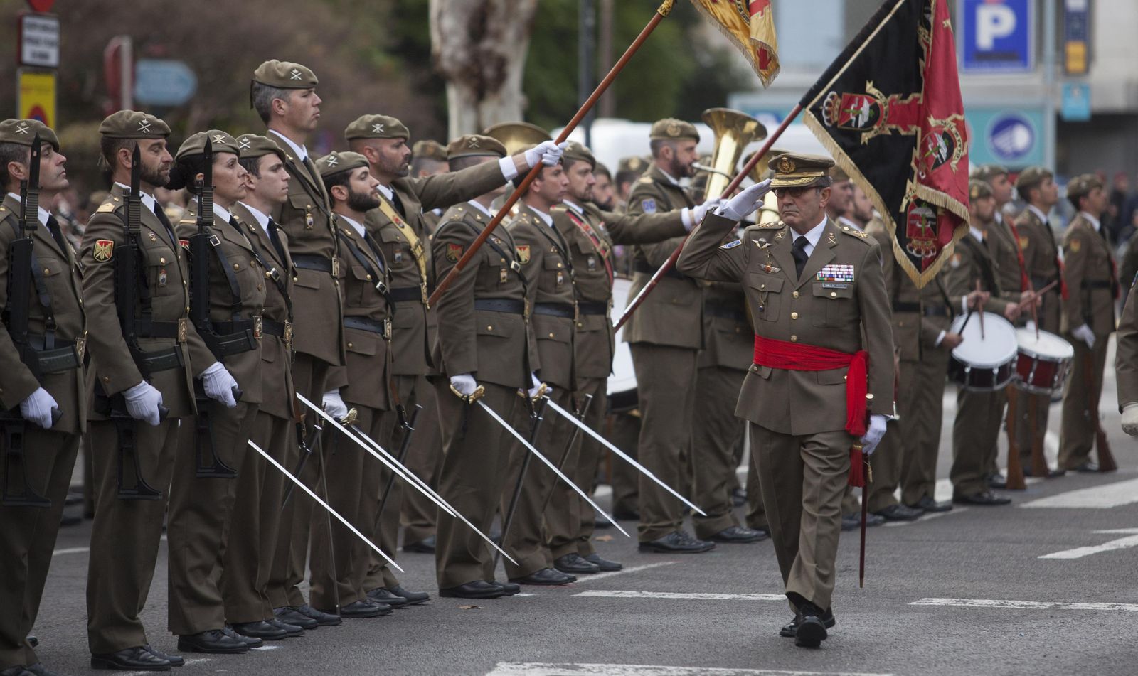 El Ejército homenajea al capitán sevillano Luis Daóiz en el 250 aniversario de su nacimiento.