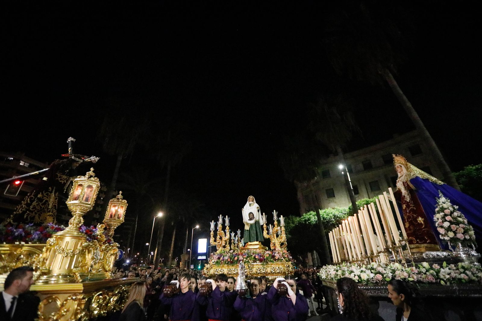 La procesión del Encuentro, en imágenes