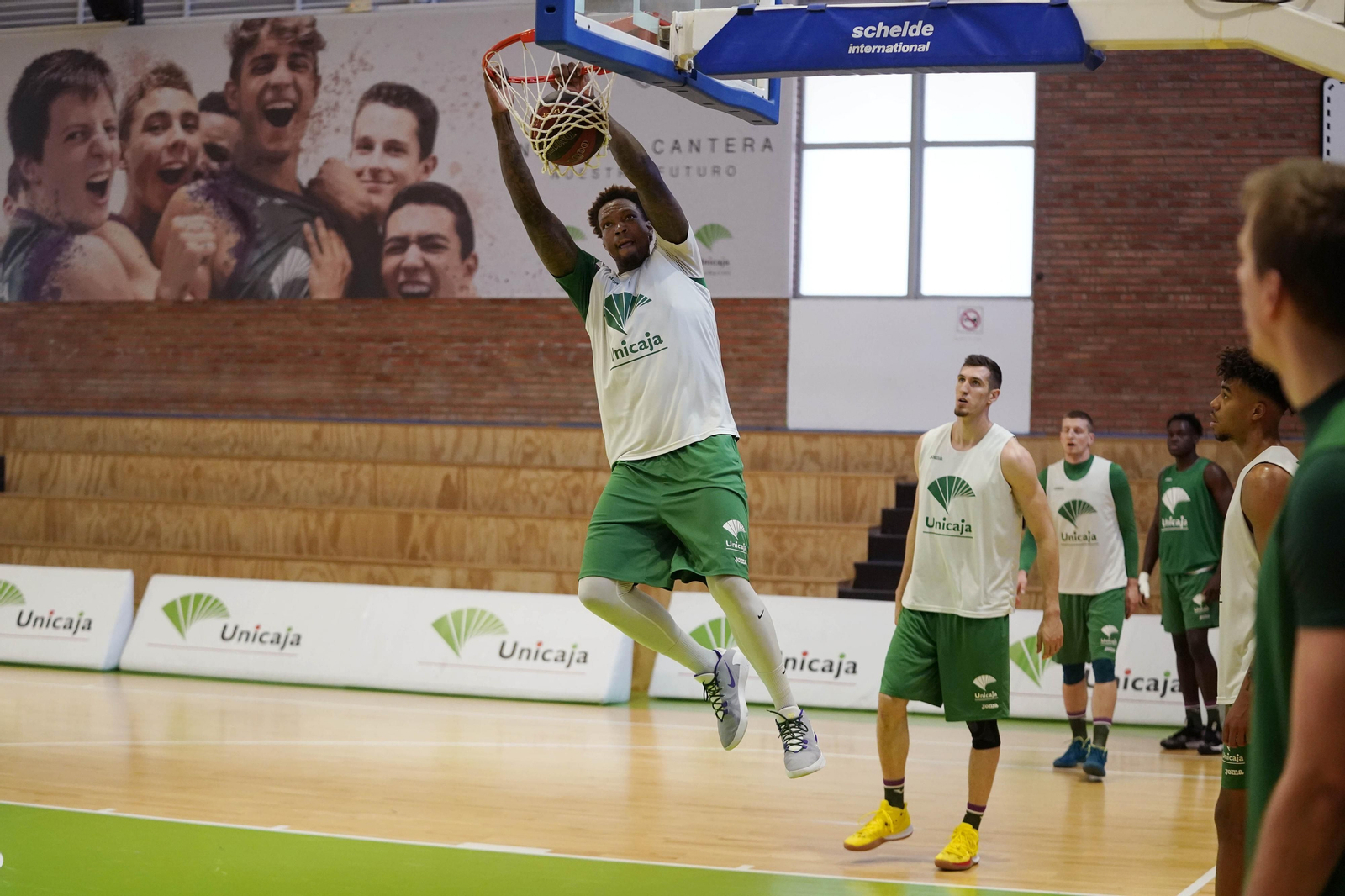 Deon Thompson en un entrenamiento en Los Guindos.