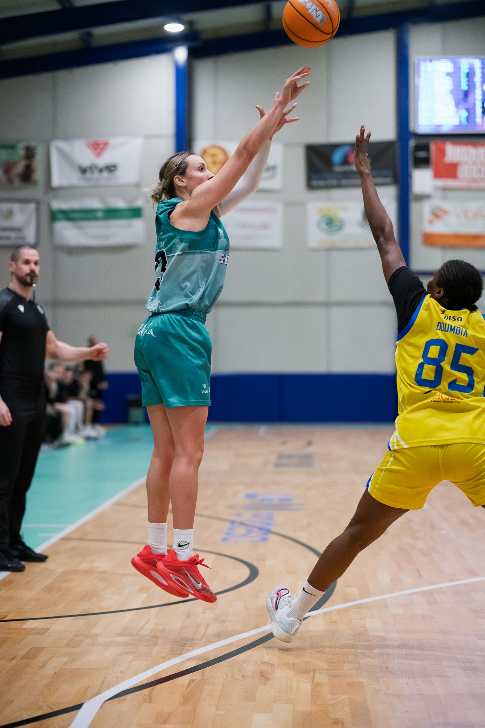 Esencial victoria del CAB Estepona ante el Spar Gran Canaria (80-64)
