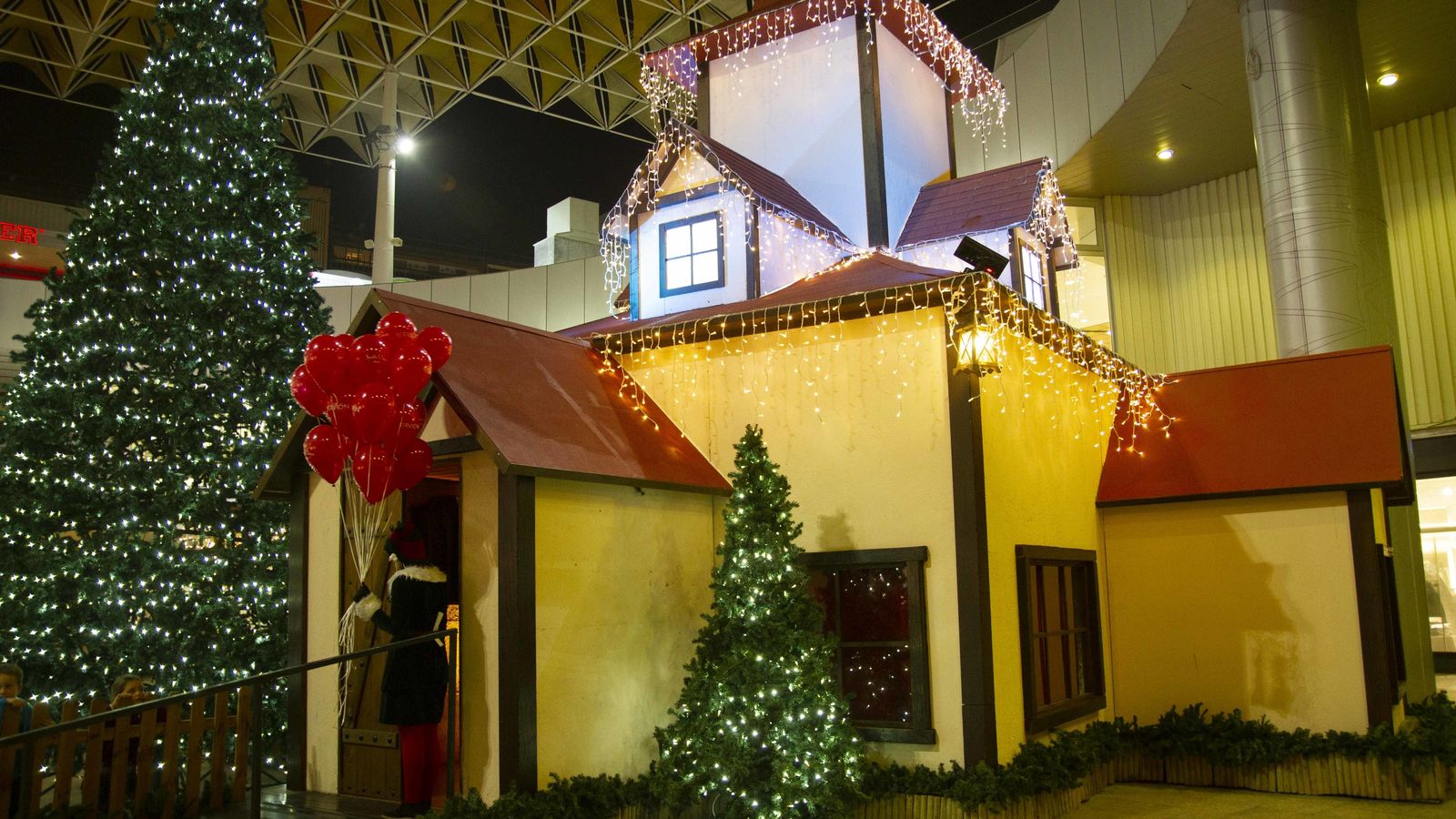 Exterior de la casa del señor y la señora Claus.