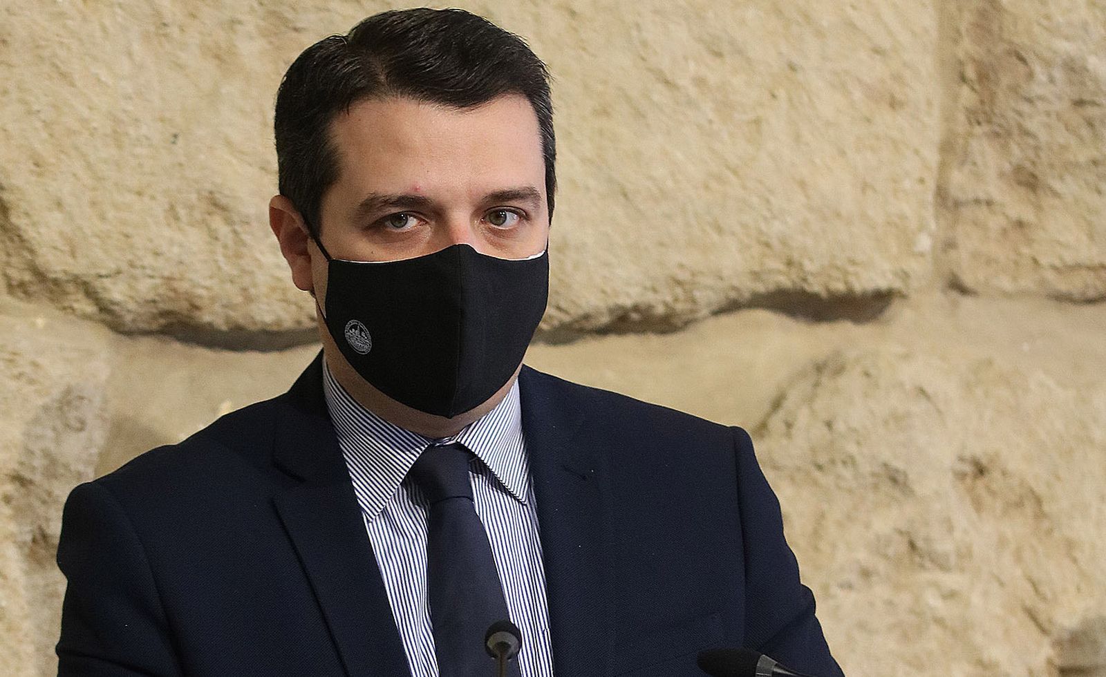 El alcalde, José María Bellido, en rueda de prensa.