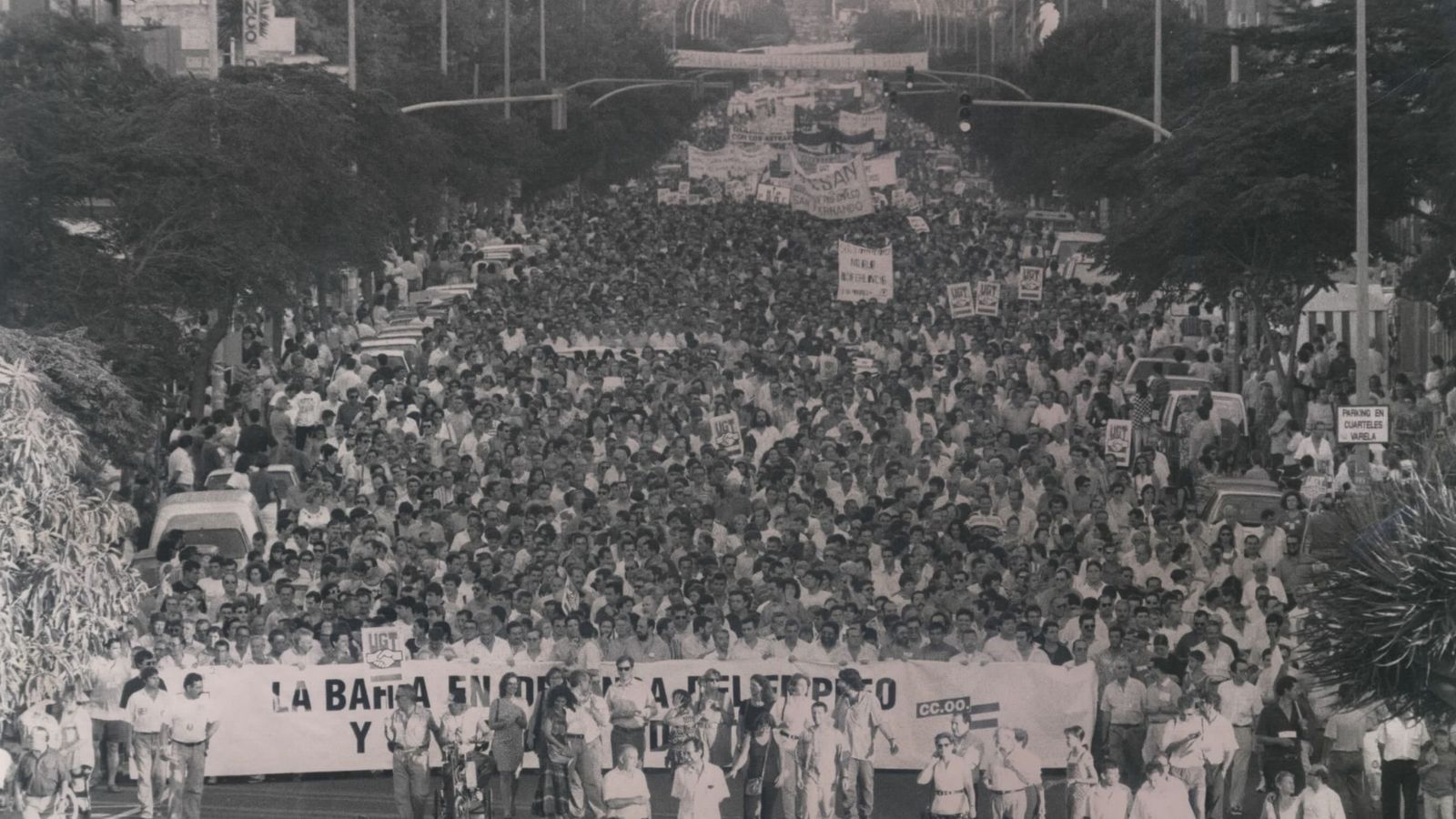 Multitudinaria manifestación en Cádiz por la reconversión naval.