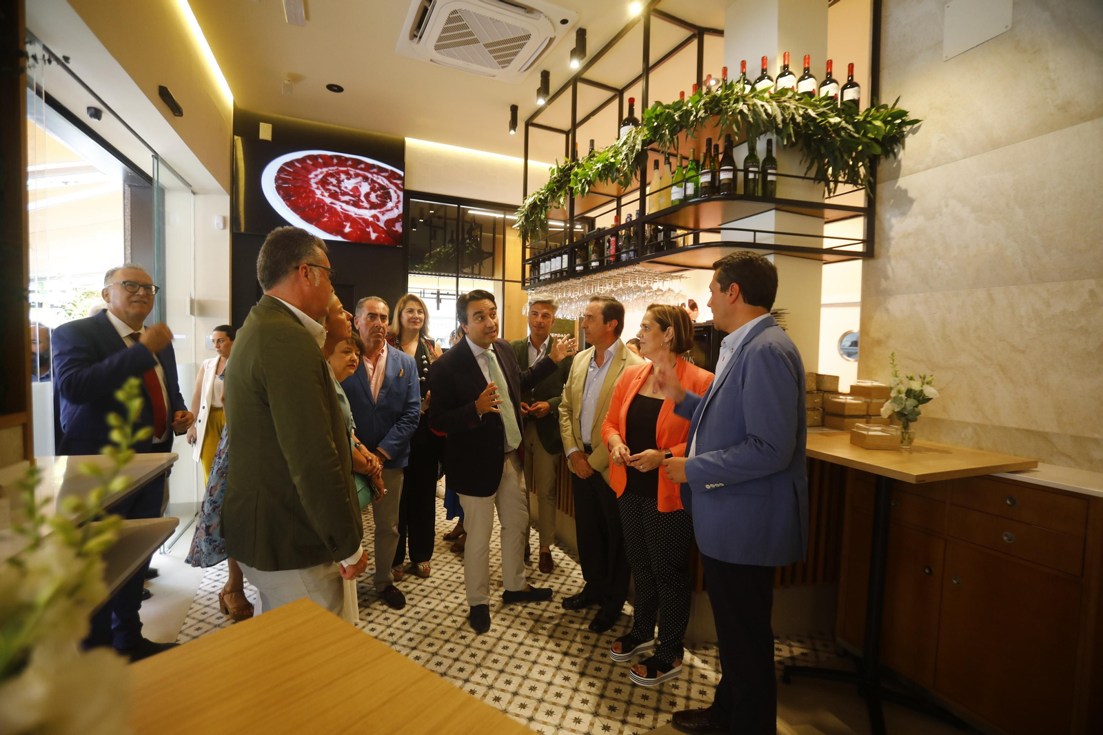 La inauguración de D'Tapas, de Covap, en Córdoba, en imágenes