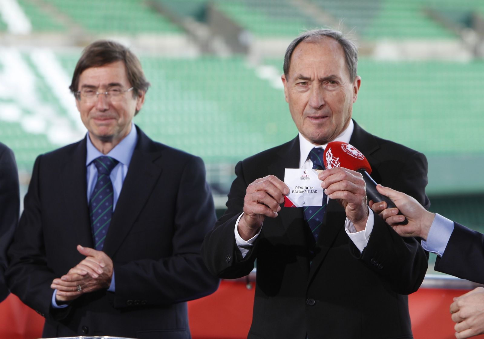 Las imágenes del sorteo de las semifinales de la Copa del Rey