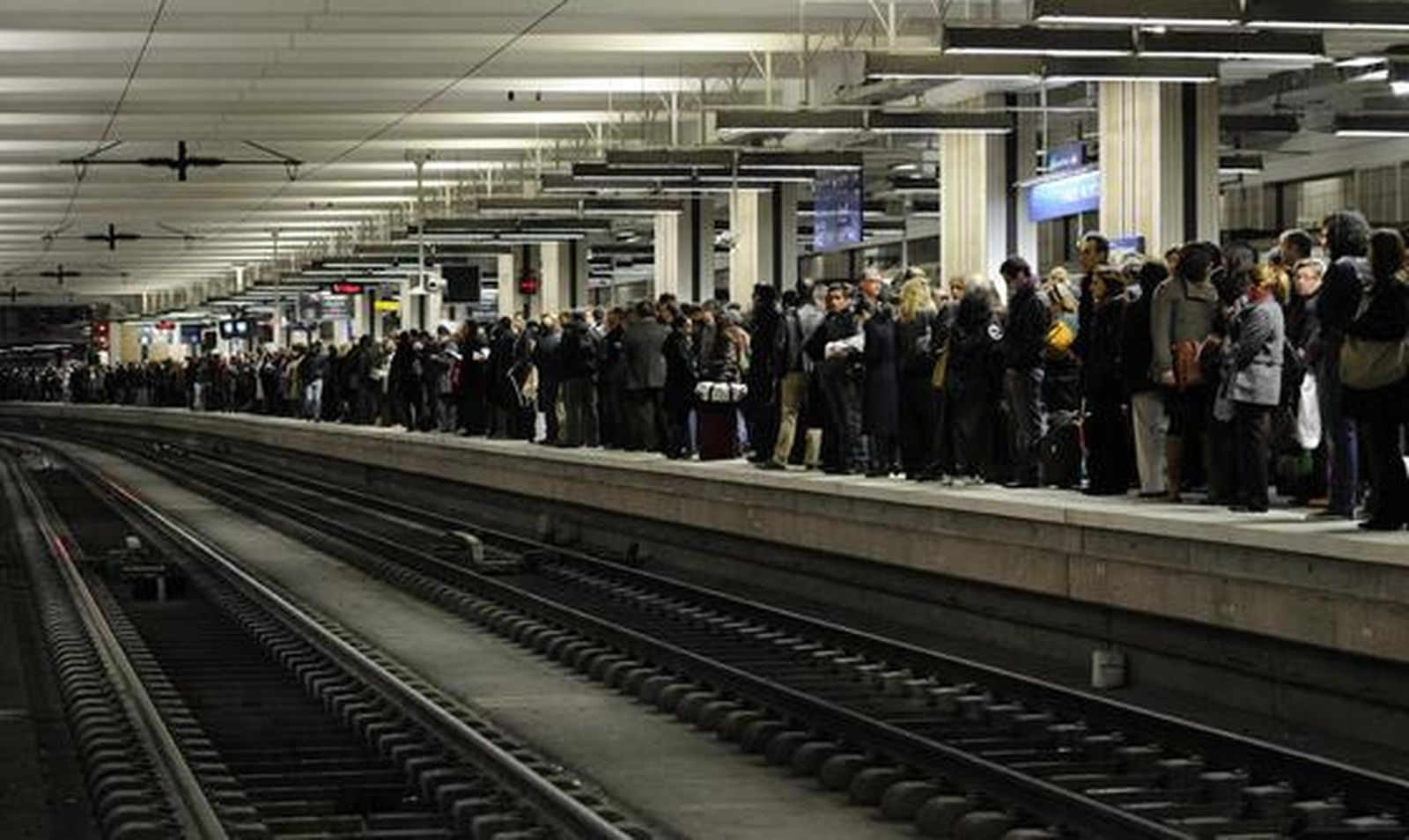 Los franceses se echan a la calle para que Sarkozy no eleve la edad de jubilación.

Foto: Reuters