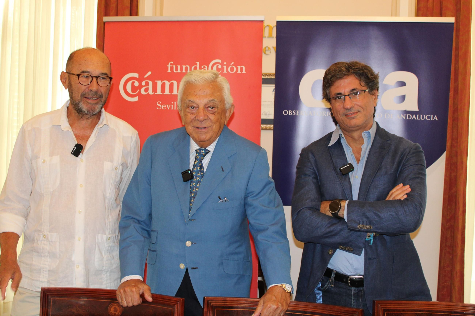 Francisco Ferraro, presidente del OEA; Francisco Herrero, presidente de la Cámara de Comercio de Sevilla; y Manuel Alejandro Hidalgo, profesor de Economía Aplicada de la UPO, en la presentación del informe 'Economía Andaluza. Segundo Trimestre de 2025'