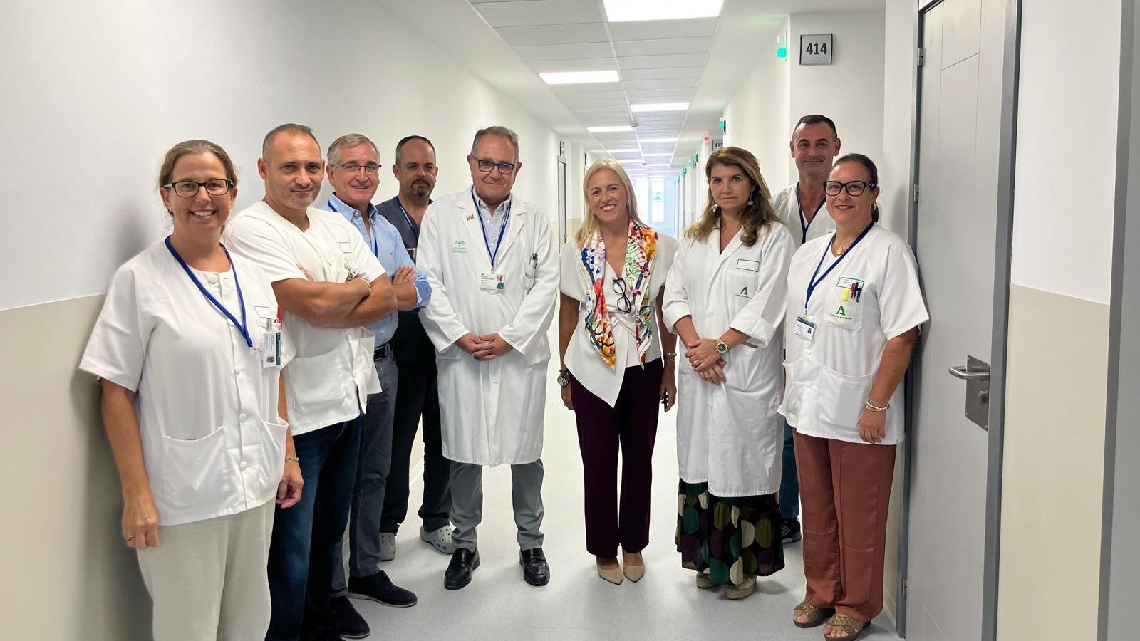 Delegada de Salud con parte del equipo de la Unidad de Hospitalización de Salud Mental