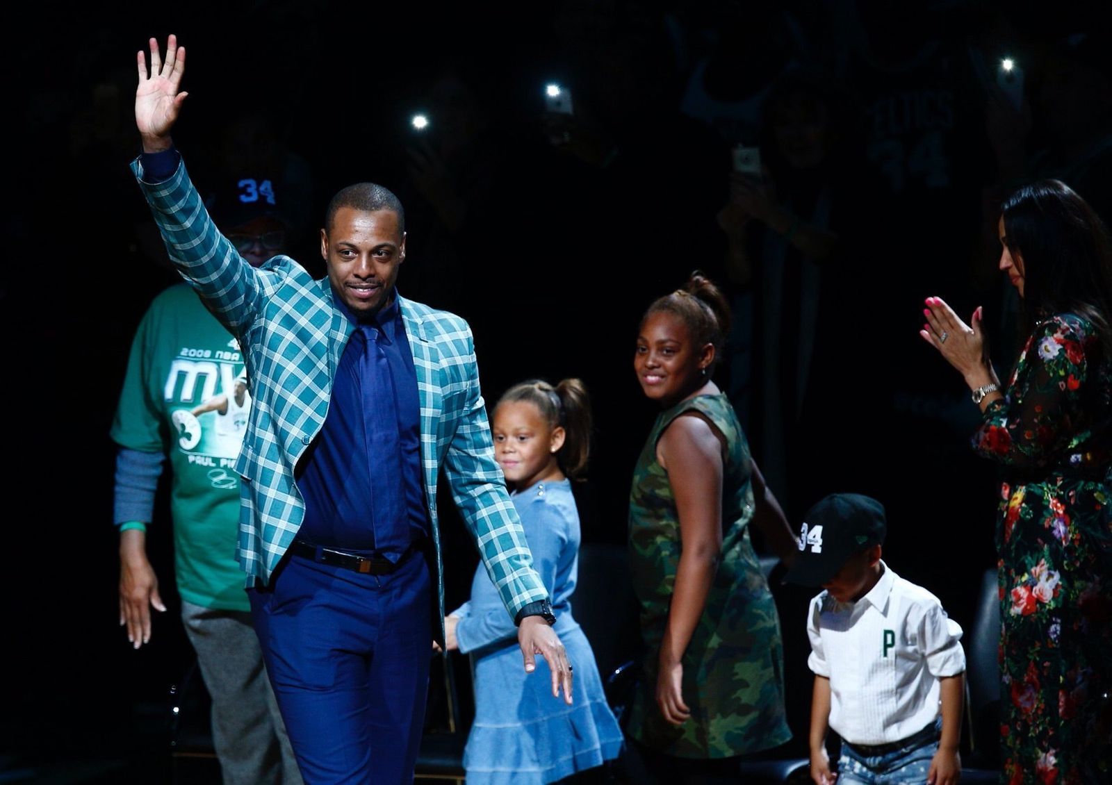 LeBron se coló en la fiesta de PierceRusia quiere vibrar con dos juegosNi con los esfuerzos de Bryzgalova