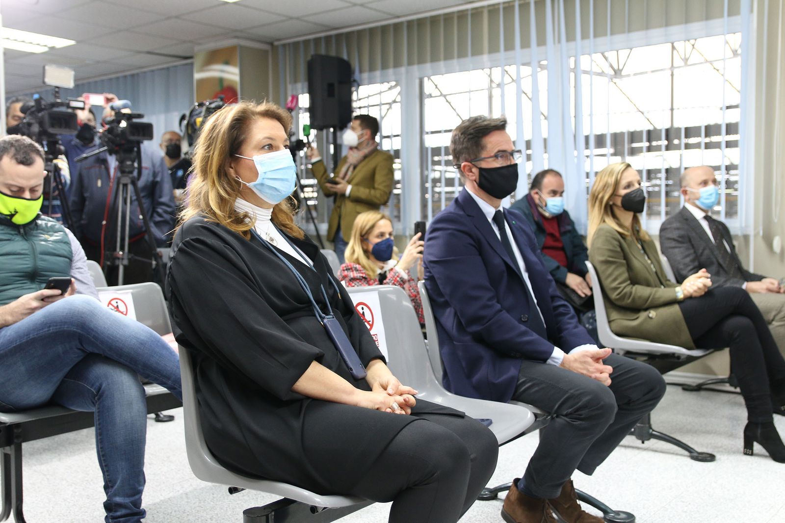 Fotogalería Juanma Moreno visita la cooperativa Murgiverde