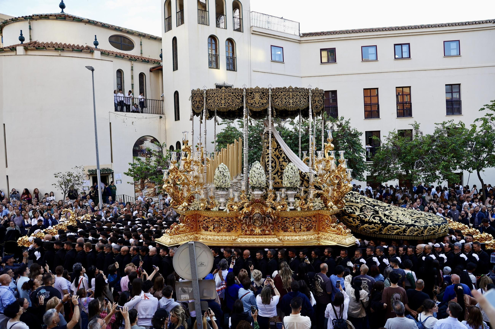Mena en su procesión del Jueves Santo en Málaga, en fotos