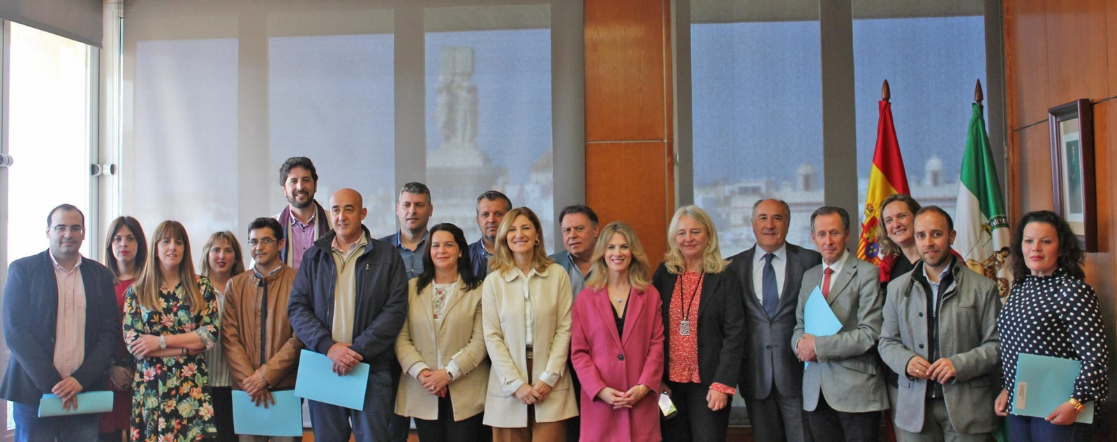 Un momento de la firma del convenio de rehabilitación de viviendas