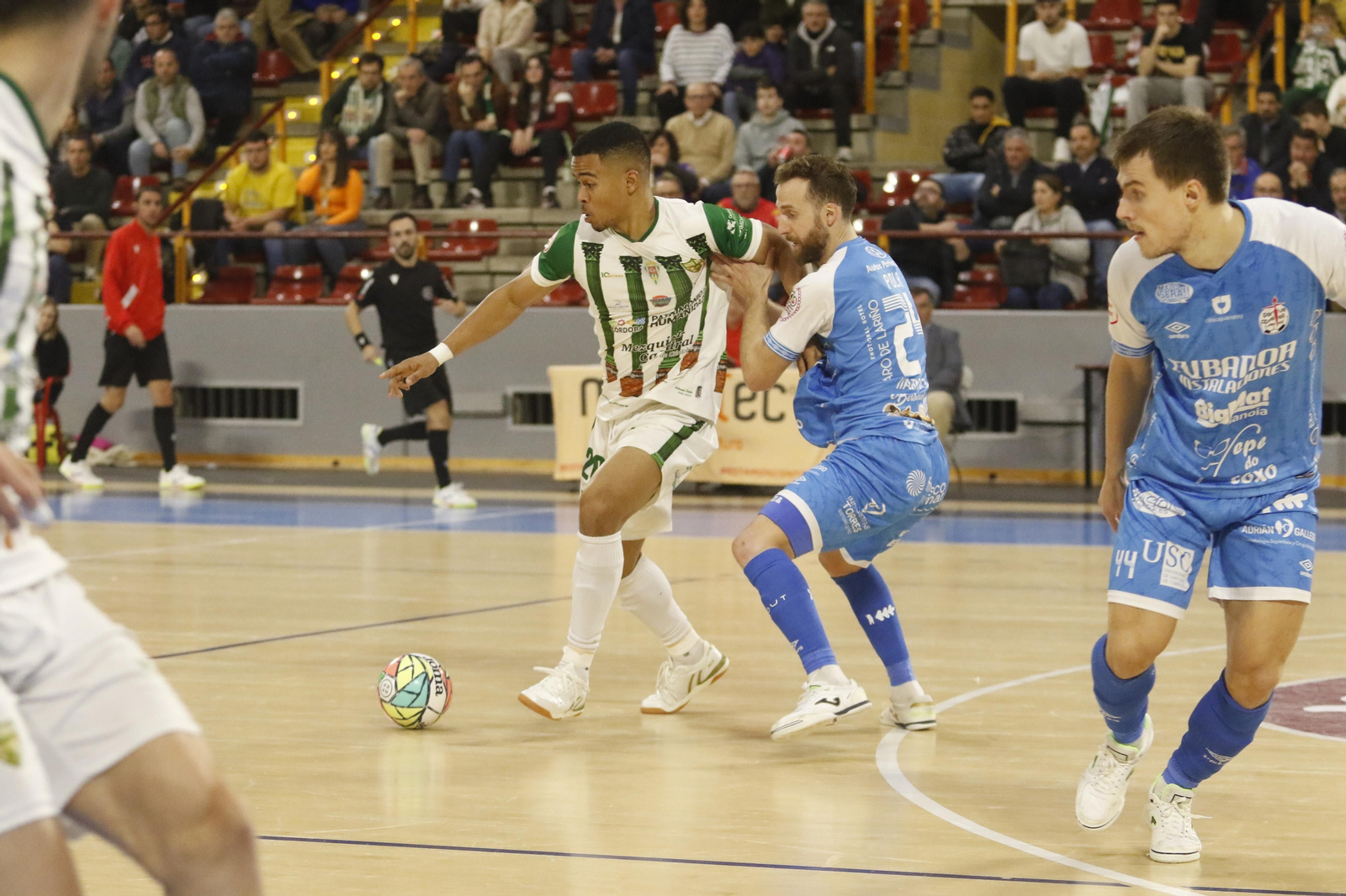 Las mejores fotos de la victoria del Córdoba Futsal ante el Noia