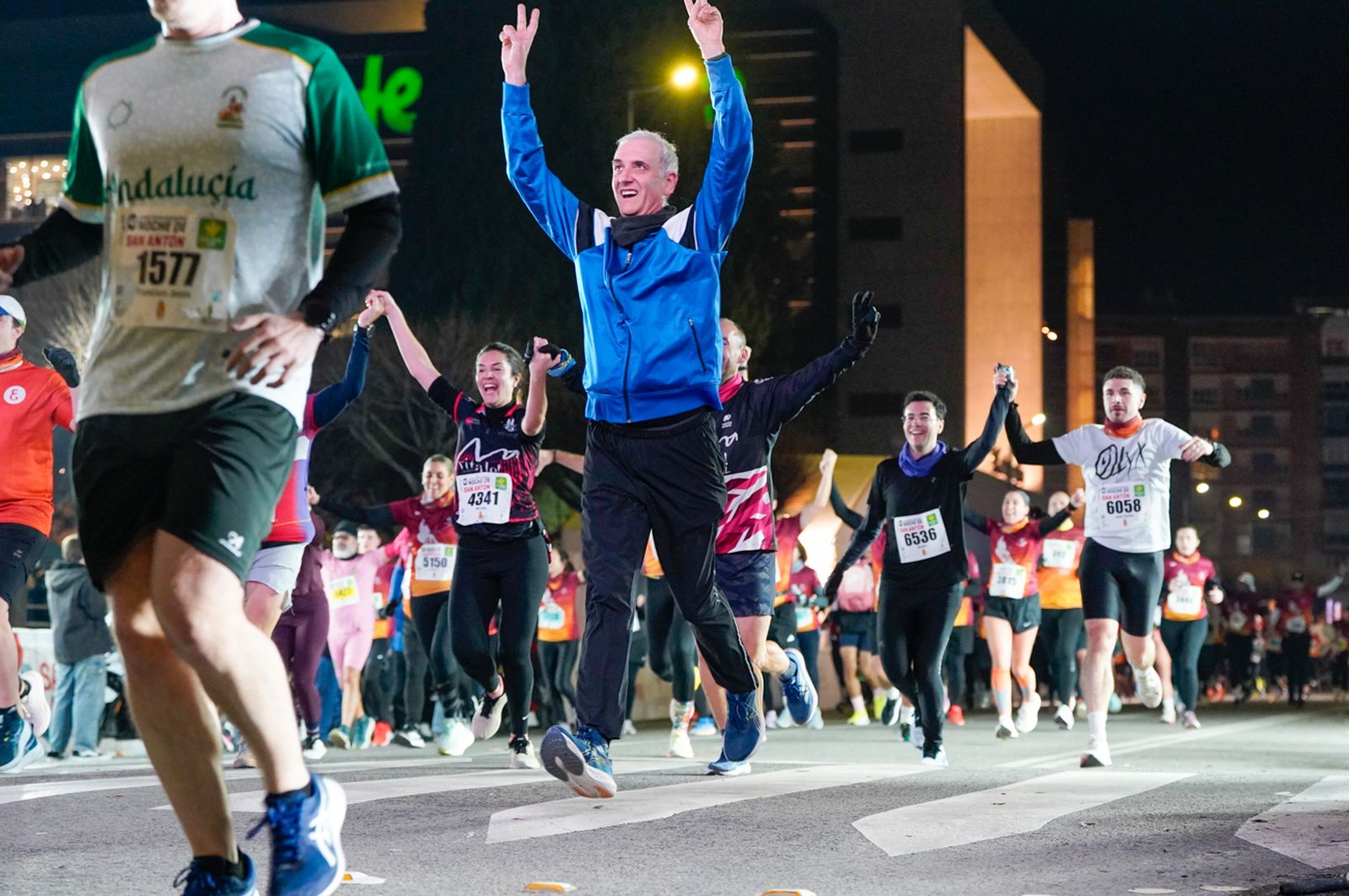 En imágenes: búscate en tu llegada a meta de la Carrera de San Antón 2026 (20)