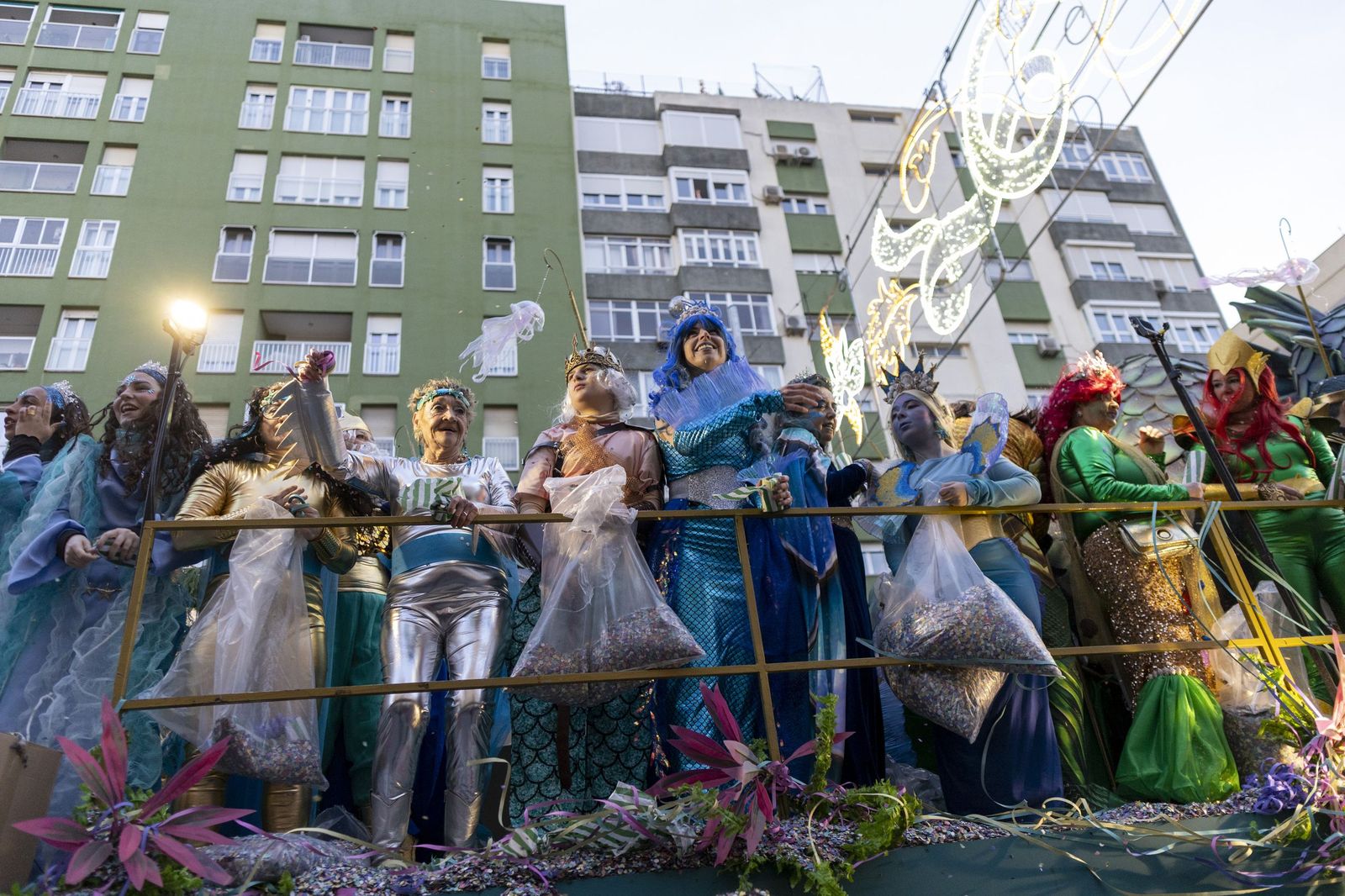 Las mejores imágenes de la Cabalgata del Carnaval de Cádiz 2026