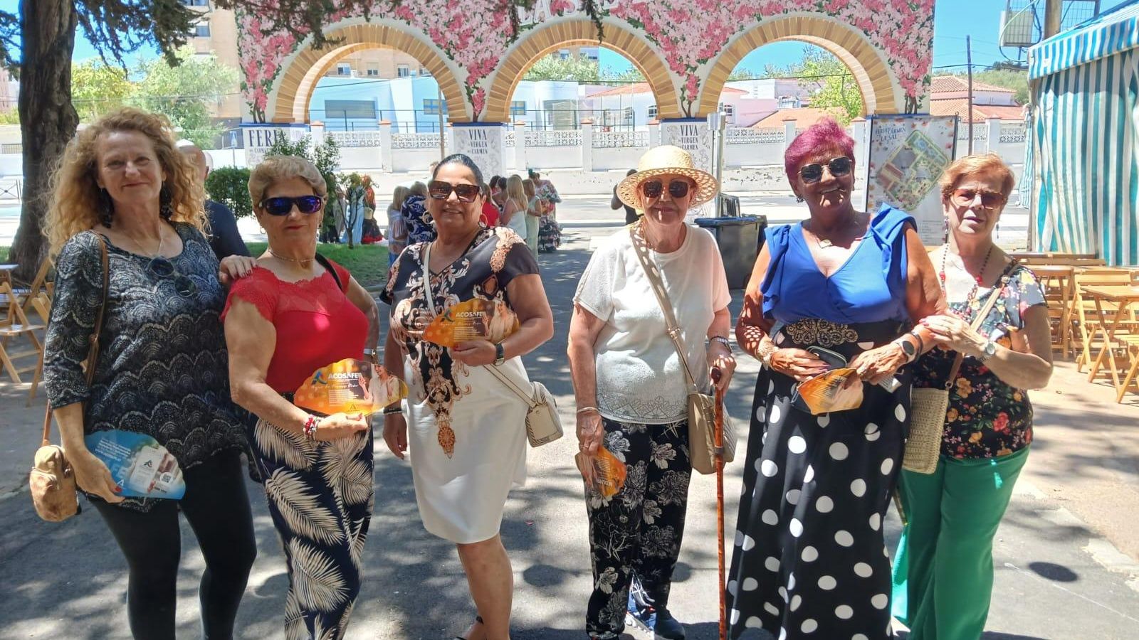 Búscate en las imágenes del Día de la Mujer de la Feria de San Fernando 2024