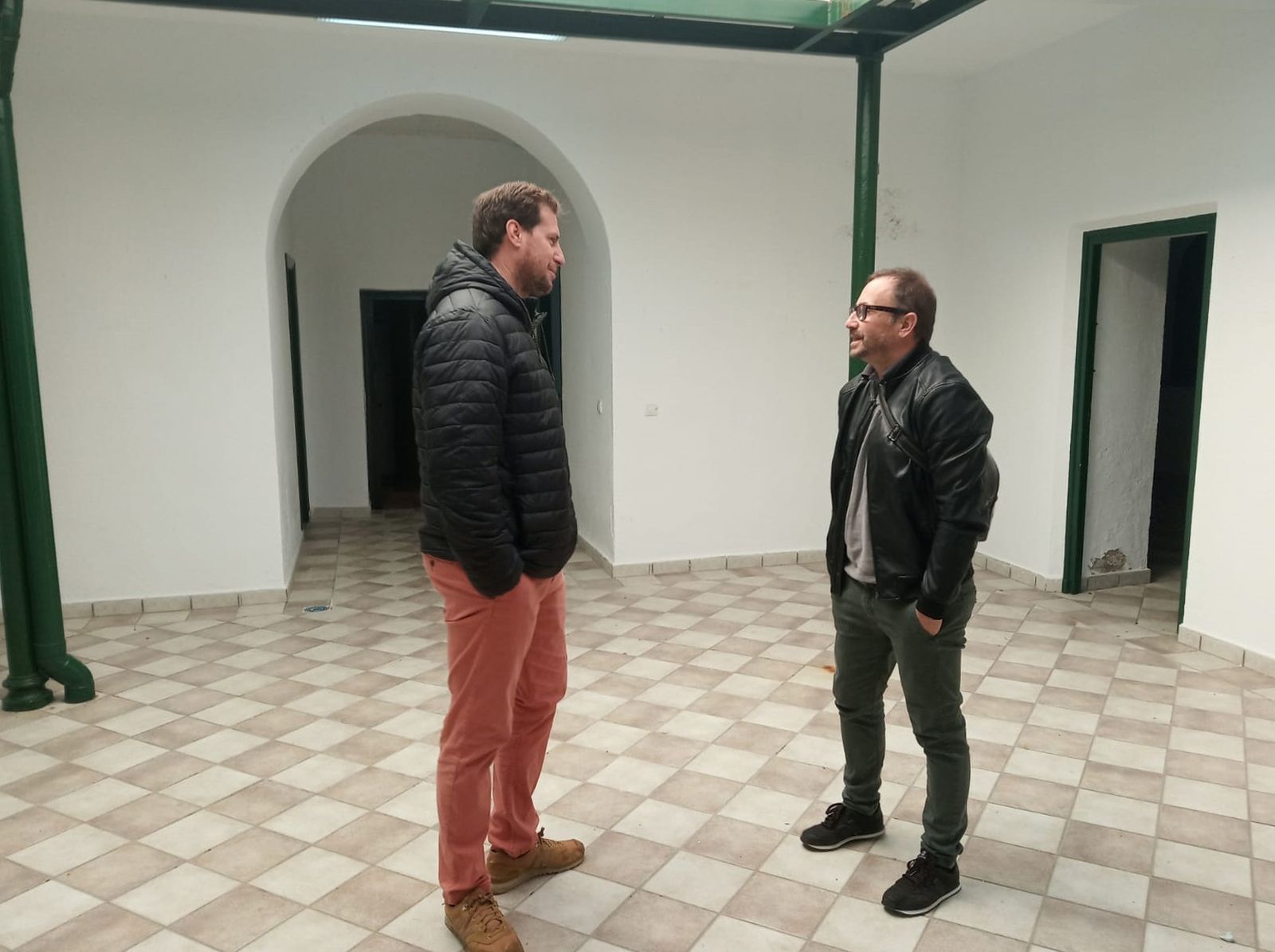 José María Brito y Rafael Sánchez visitan el Faro de El Rompido.