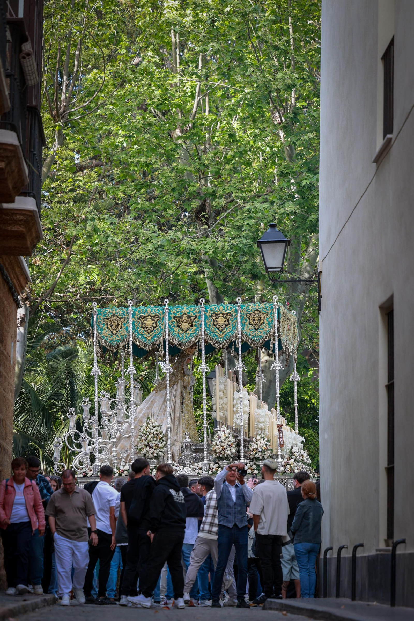 Imágenes de la salida del Prendimiento en la Semana Santa de Cádiz 2025