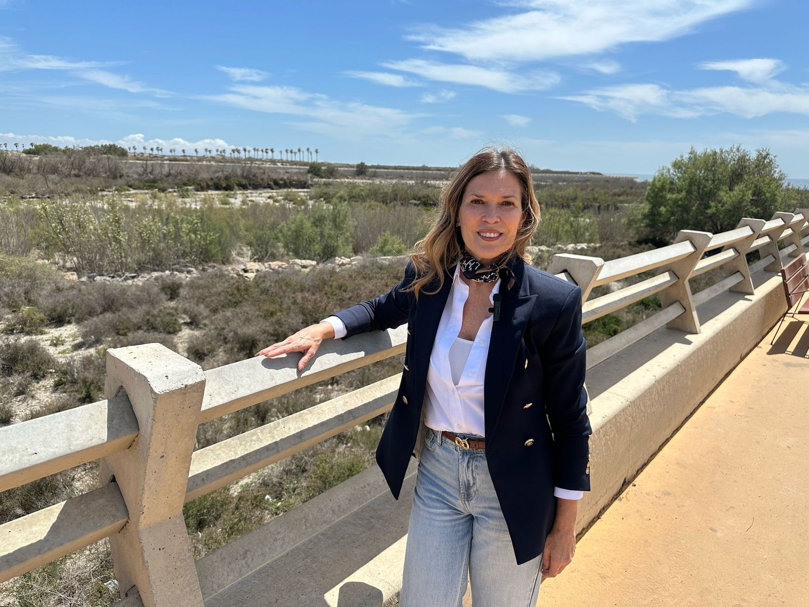 Ana Martínez Labella, en la desembocadura del río Andarax.