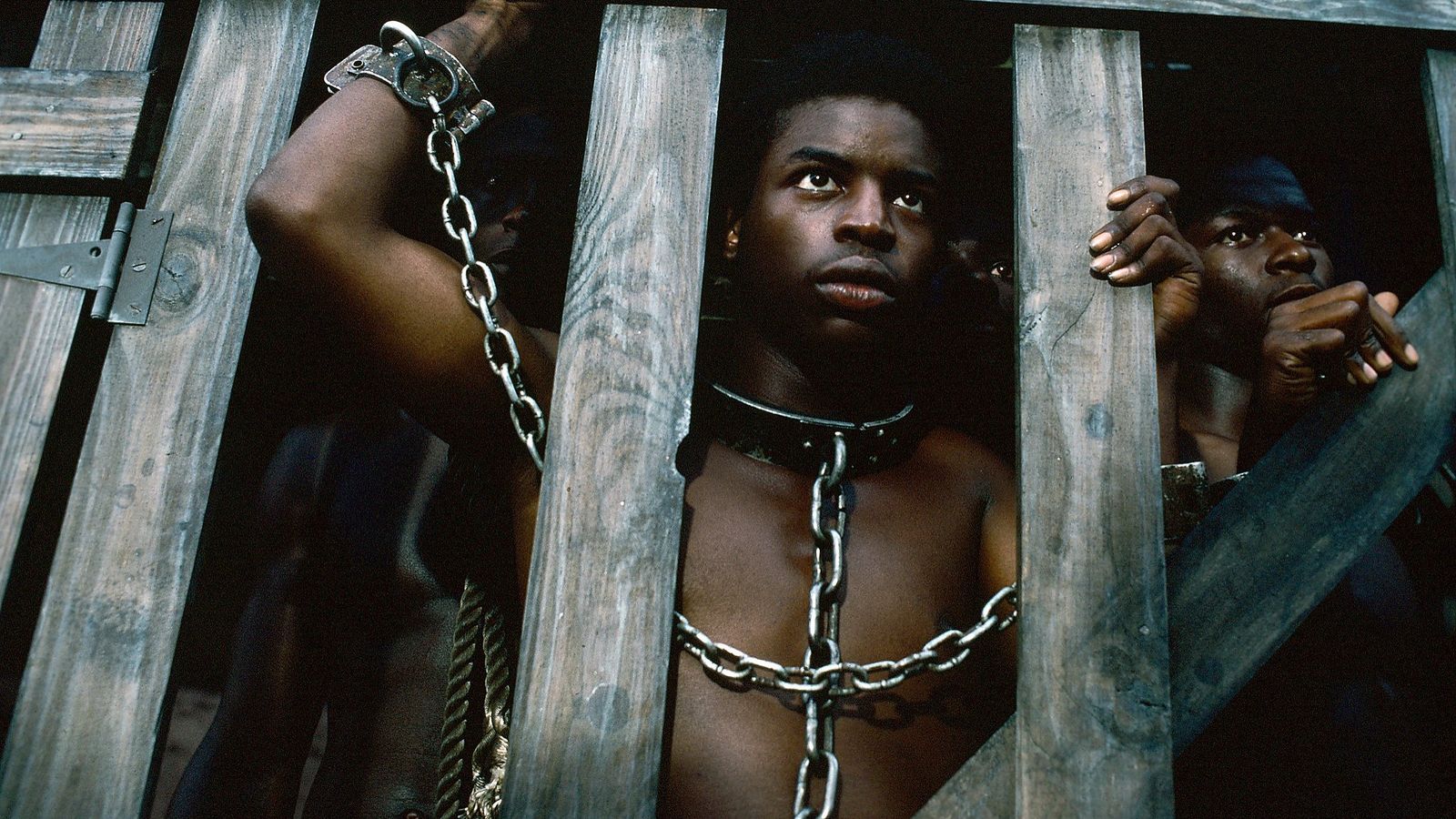 Una imagen de la serie 'Raíces', que trata el tema de la esclavitud.