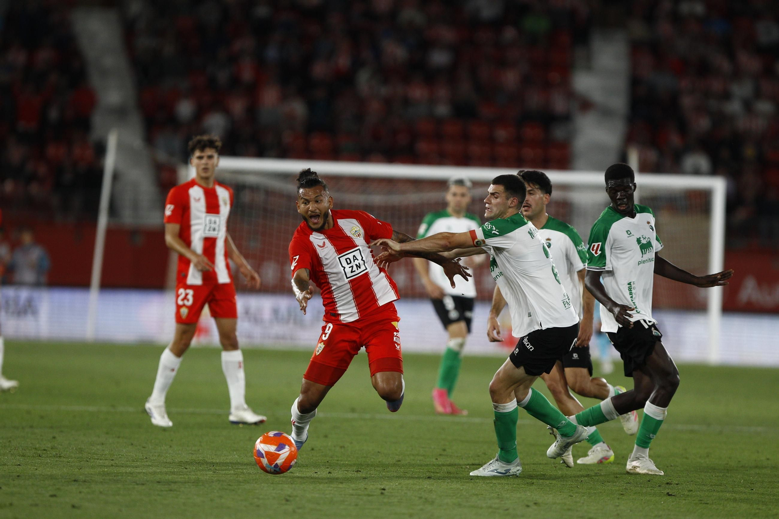 U.D. Almería-Racing de Santander, en imágenes