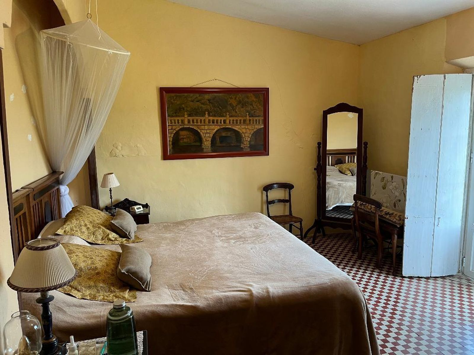 Fotos de la casa familiar de la pintora Marusela Pérez-Maximo