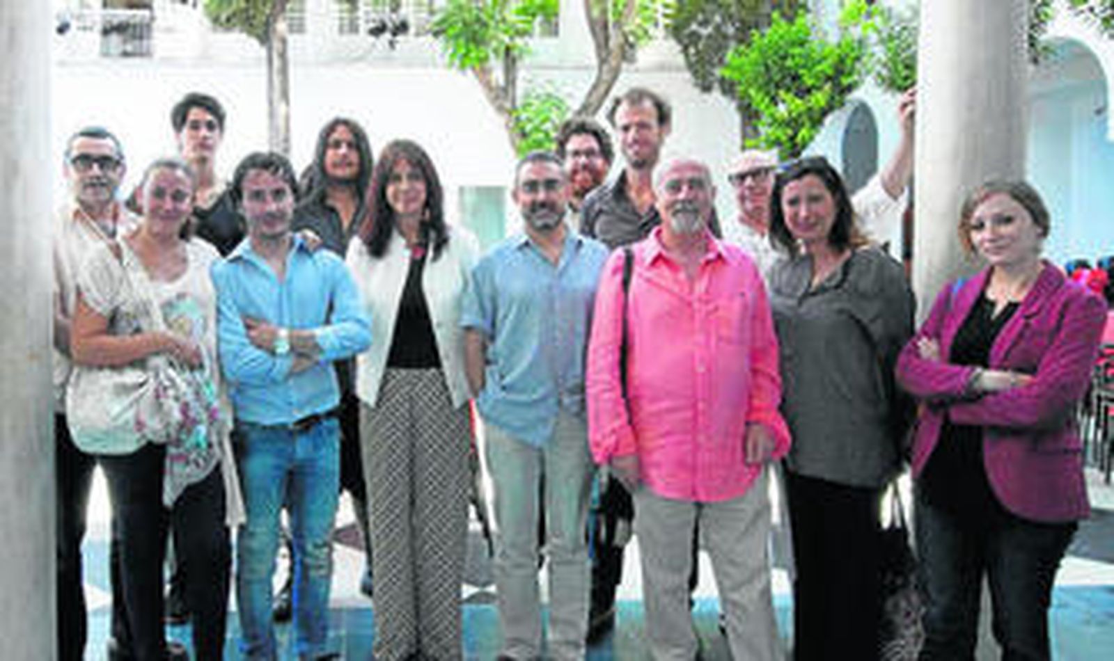 Cultura en un patio bajo la Luna