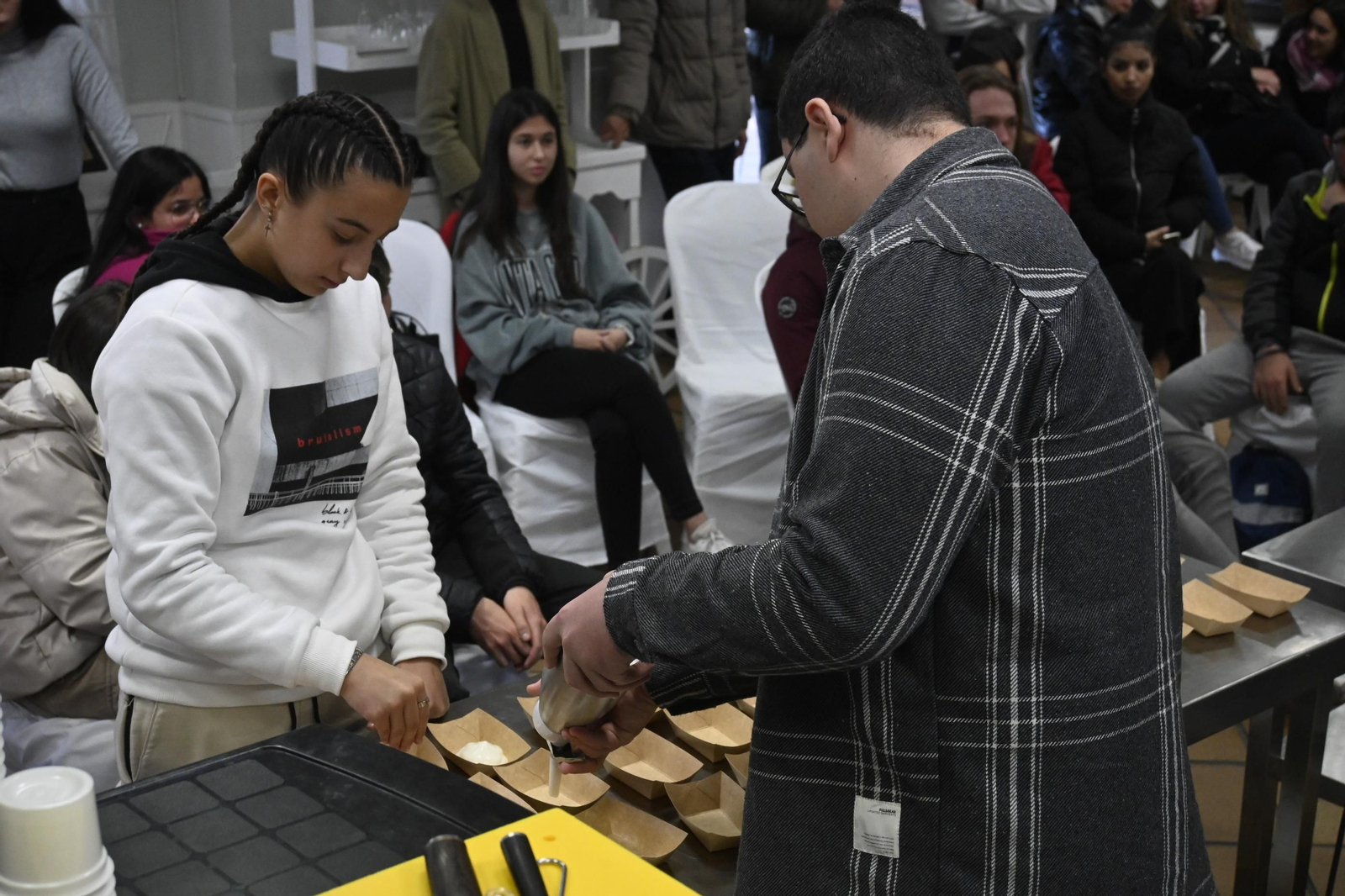 Jornada de cocineros en la Escuela de hostelería Virgen de Belén, en imágenes