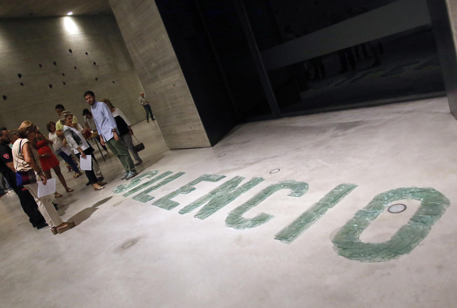 Exposición 'Constelaciones, poesía visual y experimental en España'.