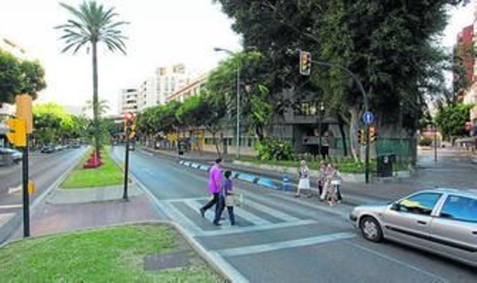 Vista de la calle Hilera de Málaga, por donde está prevista la línea 4 del Metro. Vista de la calle Hilera de Málaga, por donde está prevista la línea 4 del Metro.