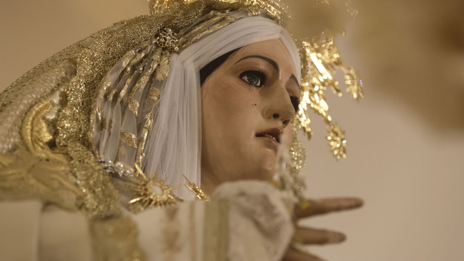 Preparativos en las iglesias de Algeciras para la Magna Mariana, en imágenes