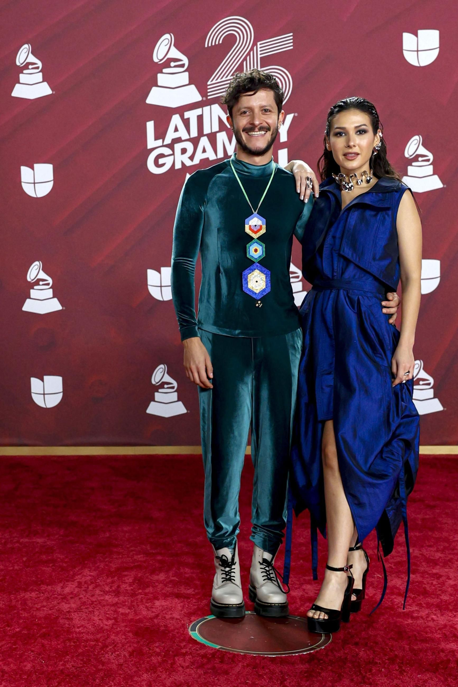 Todos los famosos, tendencias y curiosidades en la alfombra roja de la 25 edición de los Grammy Latinos
