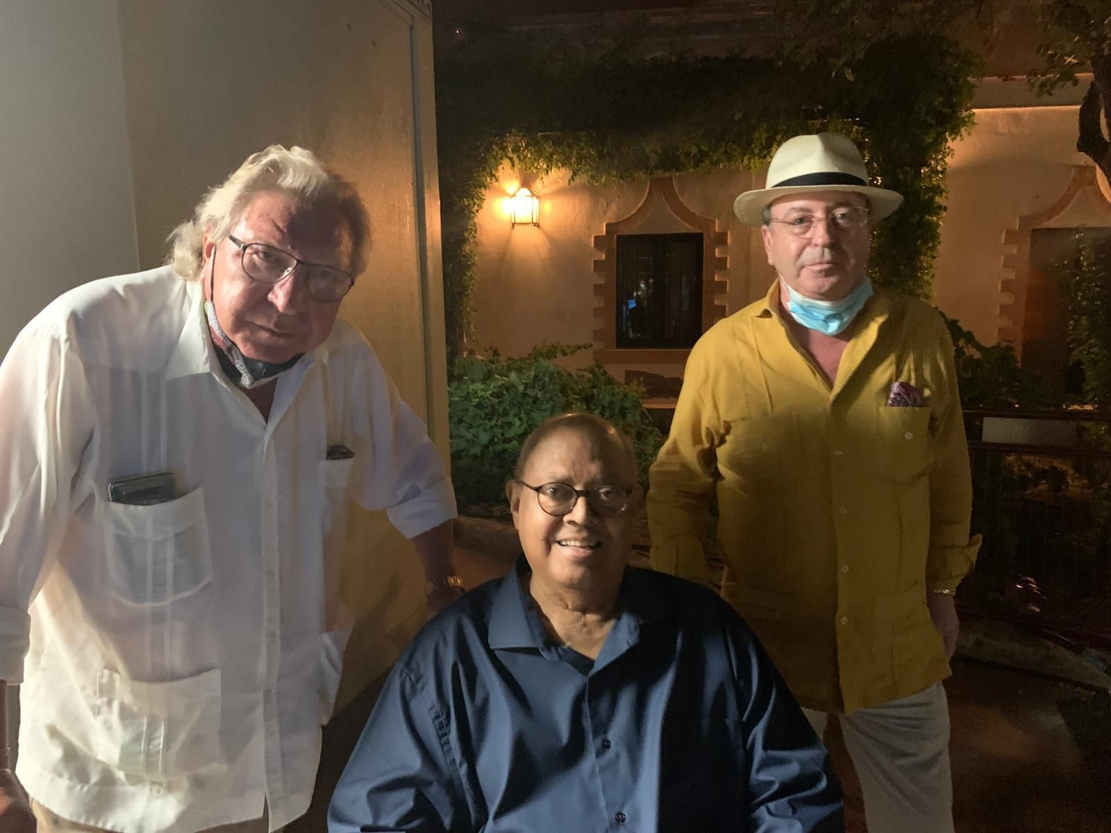 Pablo Milanés, con el Gómez de Jerez y su hermano Miguel.