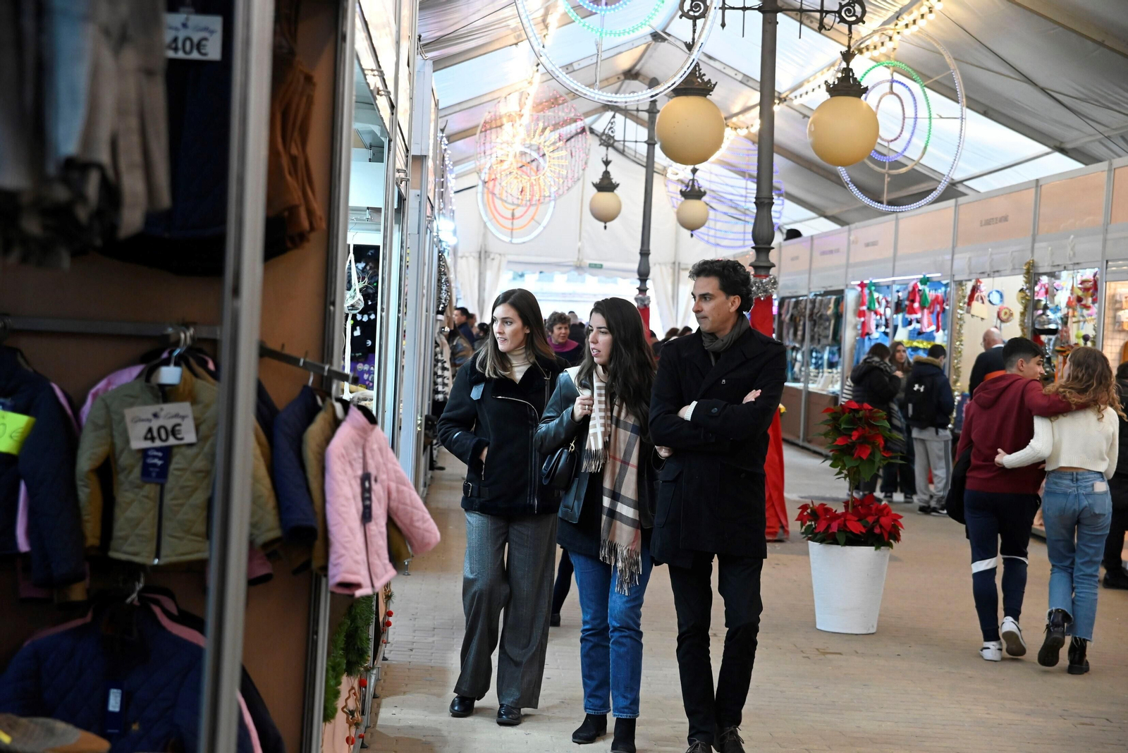 La inauguración de la carpa navideña de Comacor en el Paseo de la Victoria, en imágenes