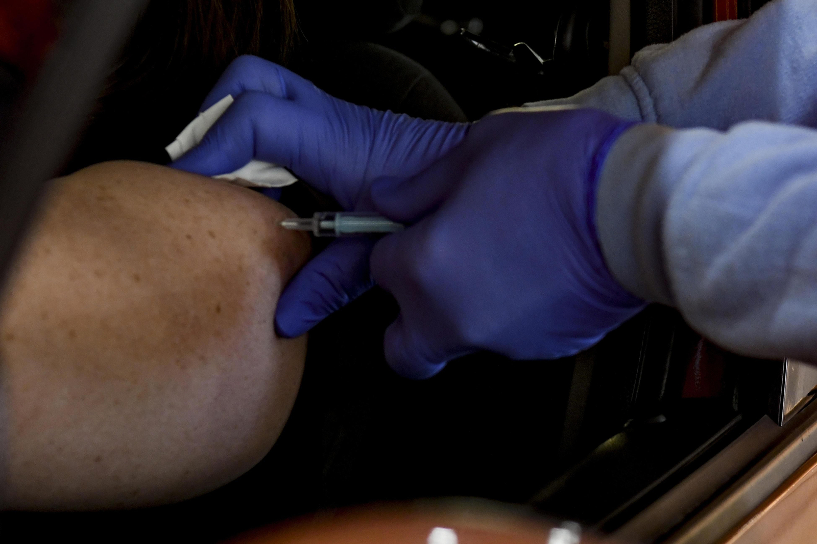 Fotos de la segunda jornada de vacunación masiva en Granada