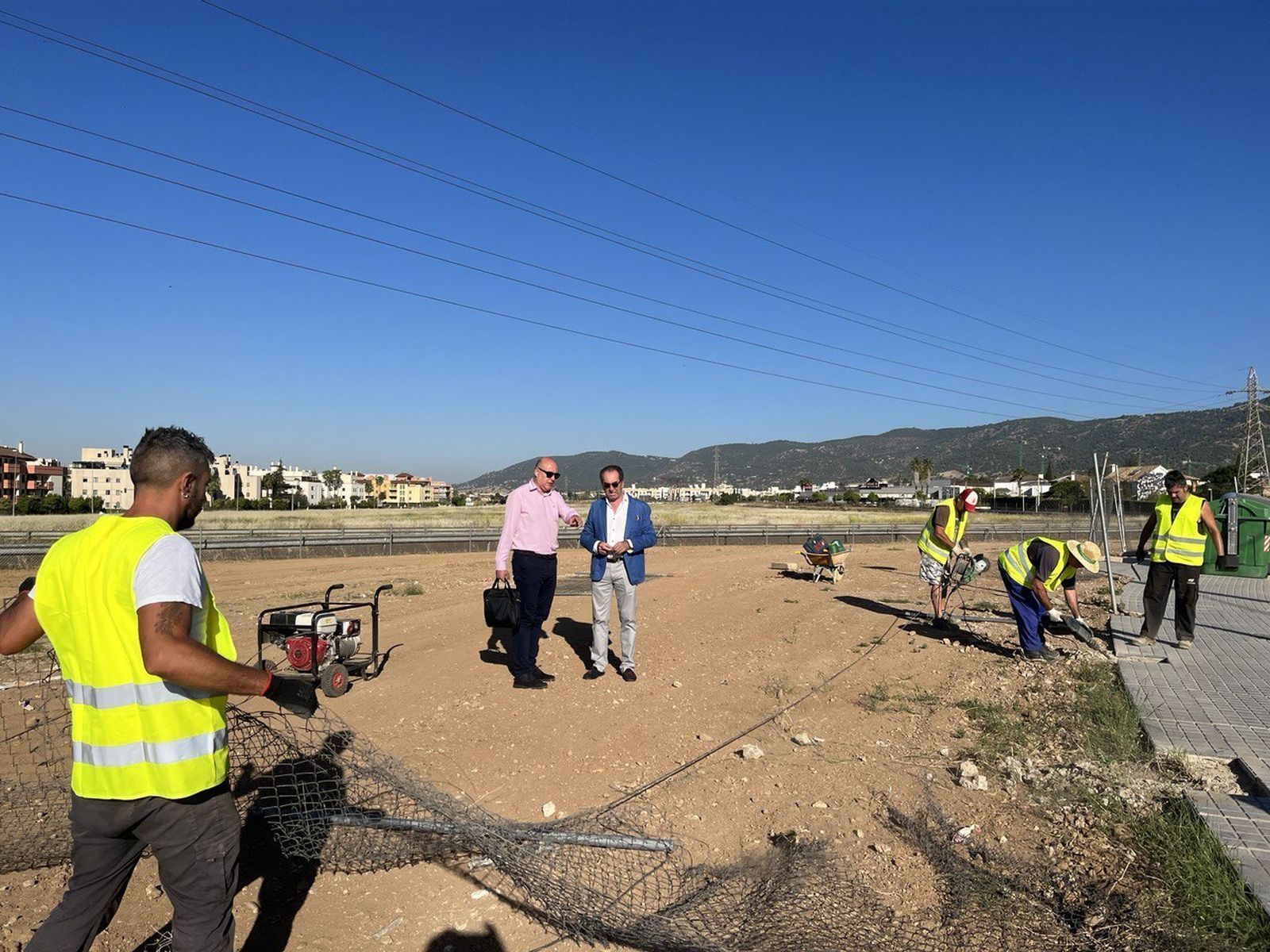 El edil Antonio Álvarez visita las obras.