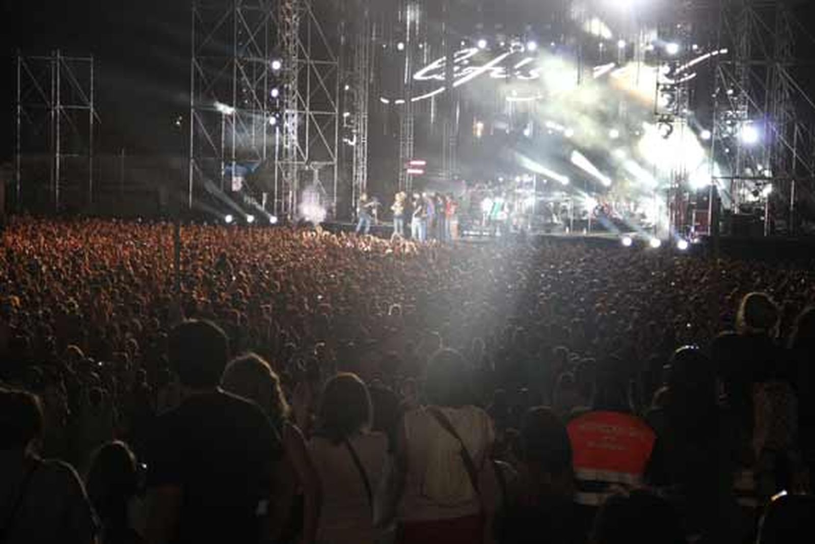 Alejandro Sanz comparte con los artistas Manuel Carrasco, David DeMaría y Junior "la noche más hermosa de la historia" en su pueblo de adopción

Foto: Jose Braza
