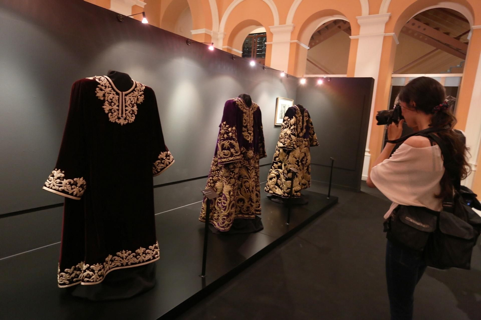 La exposición 'Pasión según Sevilla', en imágenes