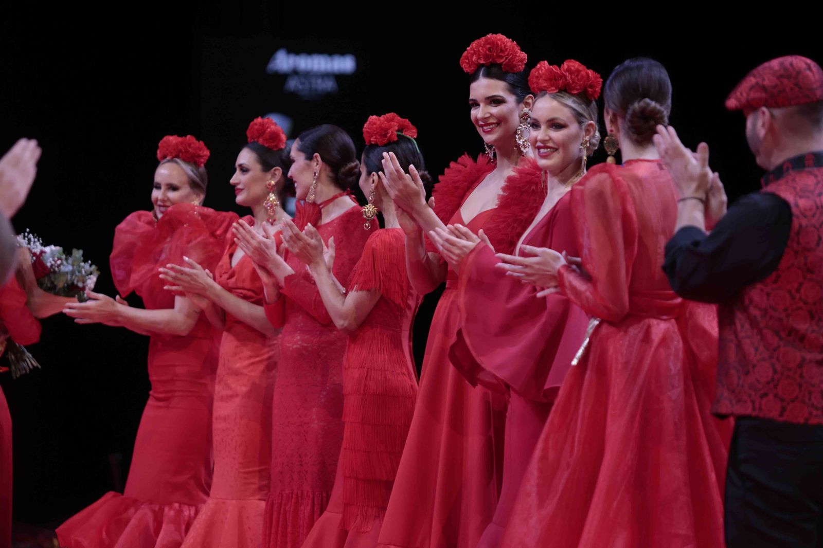 Desfile de Pilar Rubio en SIMOF de 2024, todas las fotos