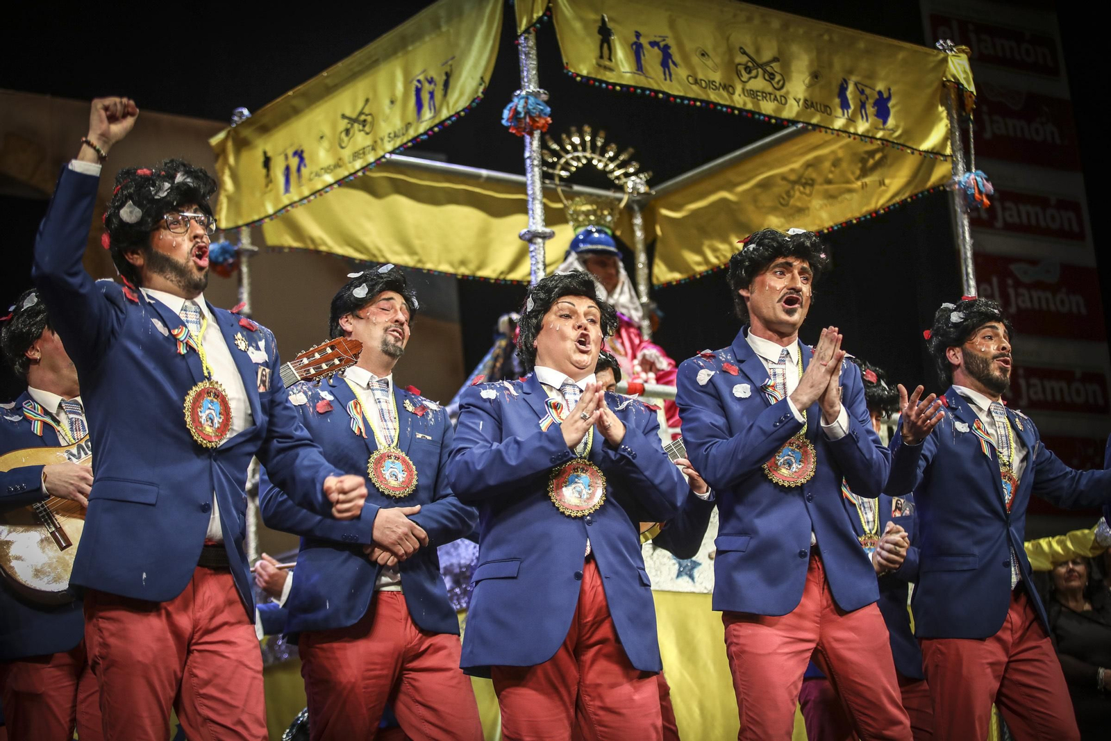 Chirigota Aquí estamos de paso