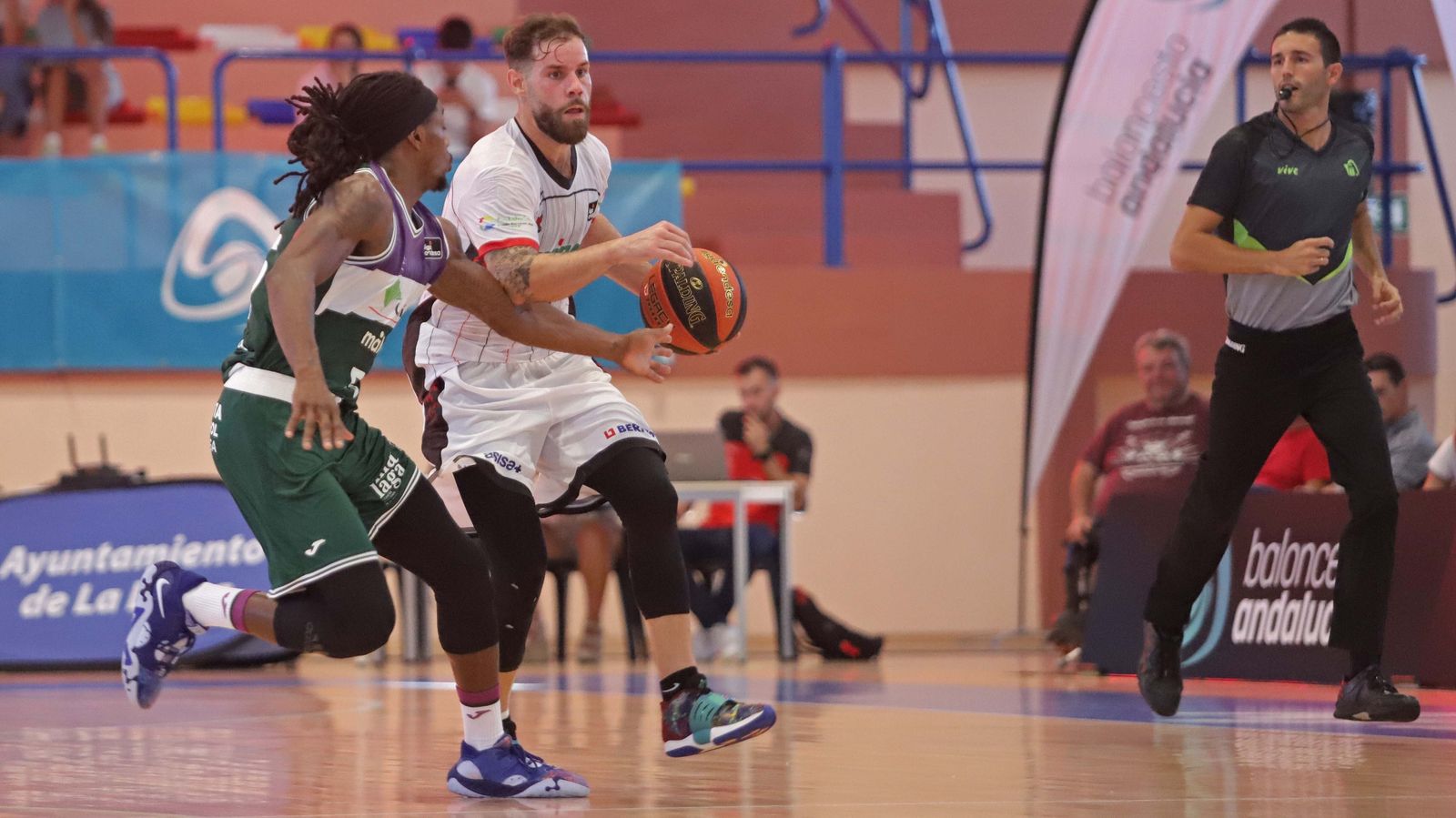 Las mejores fotos del Unicaja - CB Granada en La Línea