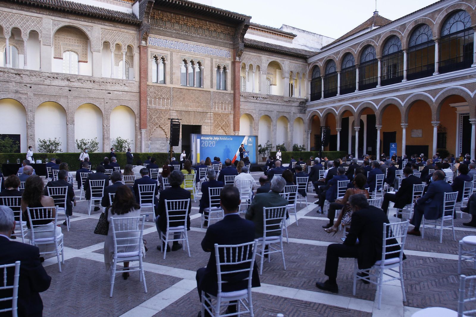 Las imágenes de la presentación del 18º Anuario Joly