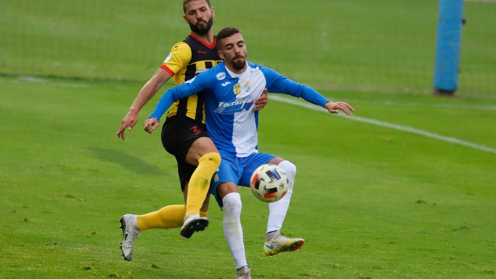 Un lance del encuentro disputado entre el cuadro lepero y el Xerez CD.