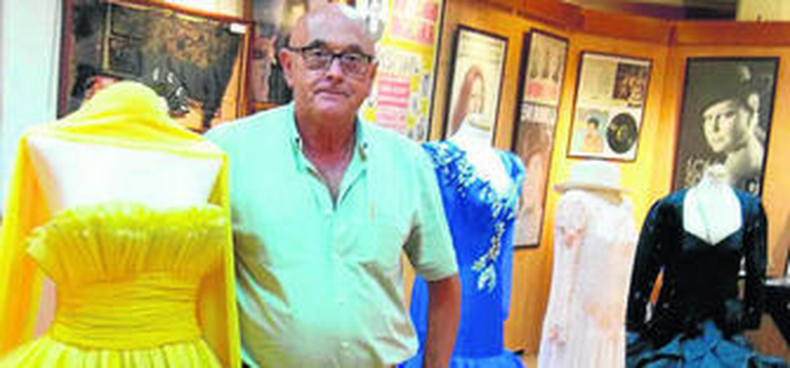 Uno de los carteles expuestos.