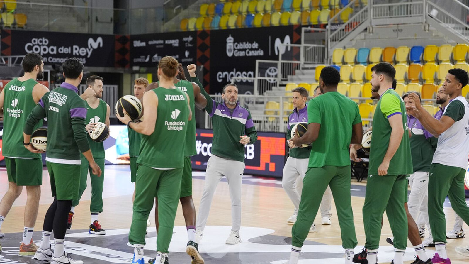 El Unicaja prueba el Gran Canaria Arena