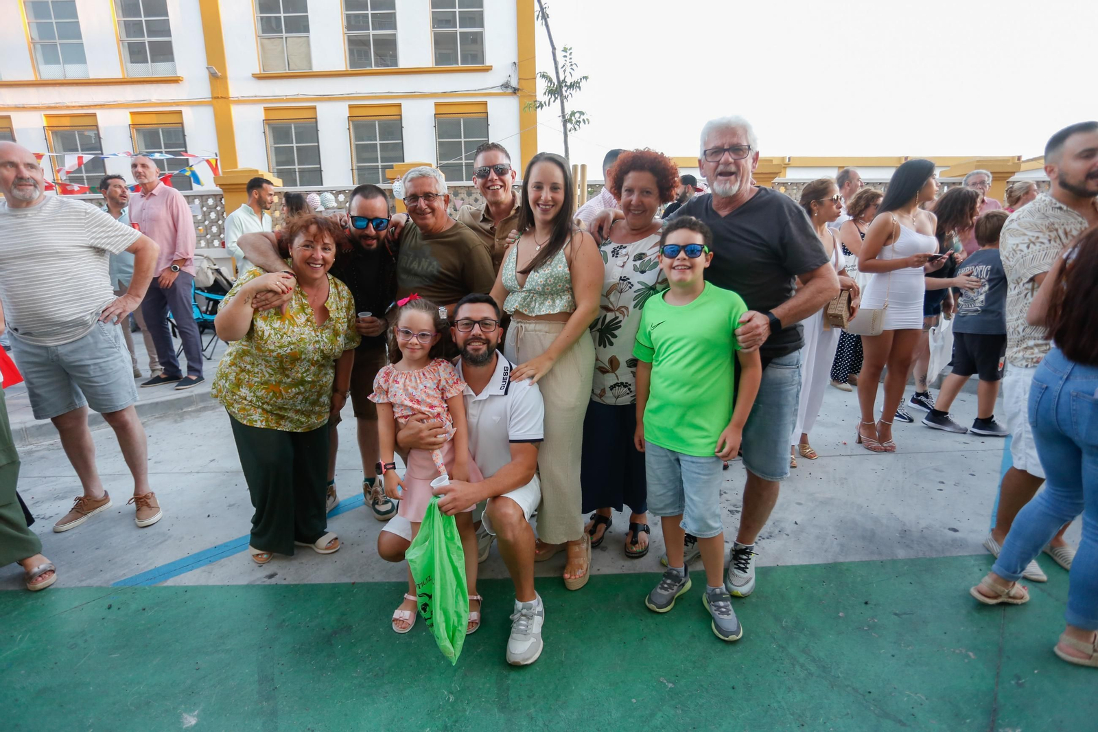 Búscate en las fotos de la cabalgata de la Feria de La Línea