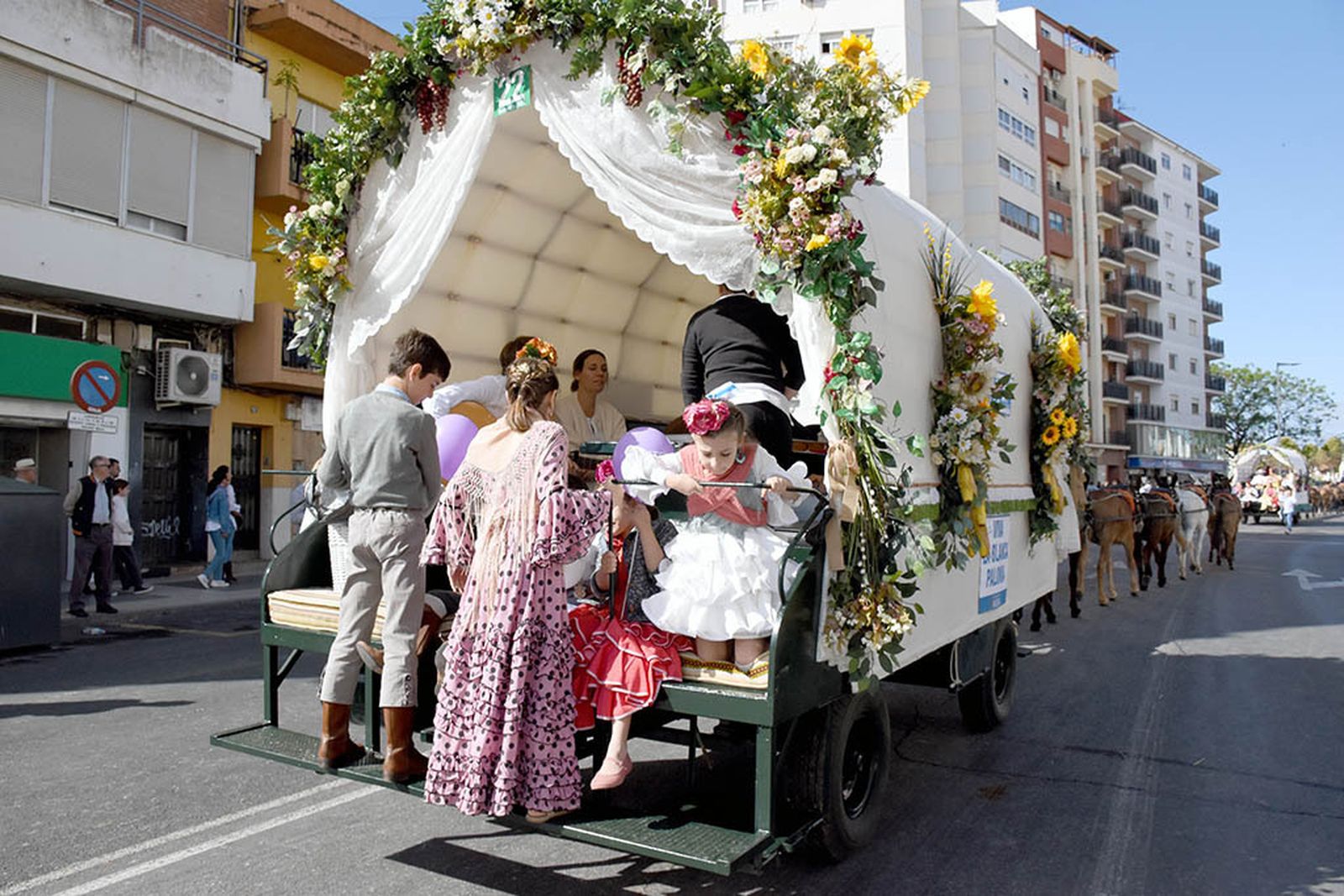Imágenes de los carros de la Hermandad del Rocío de Huelva