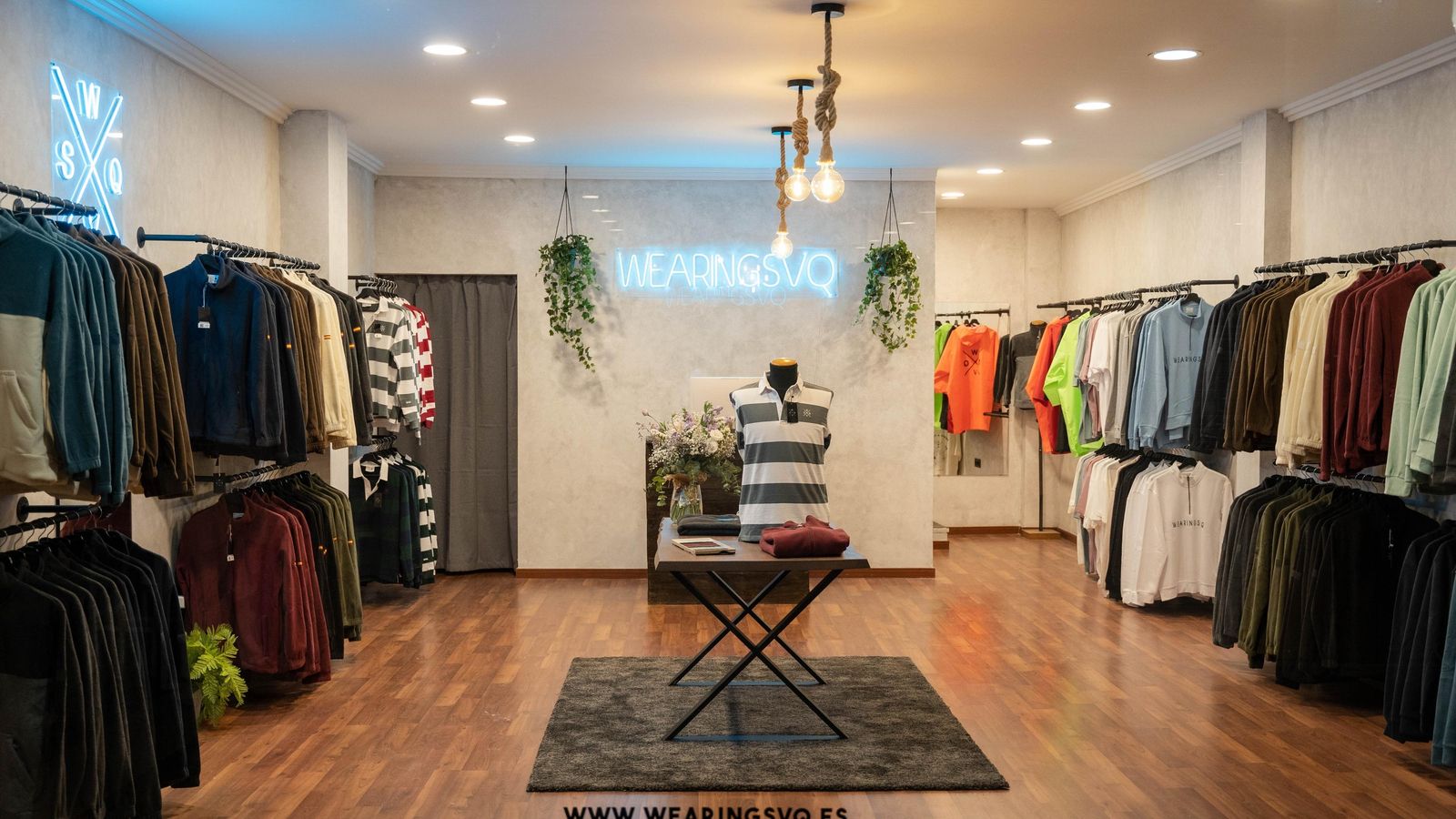 Hoy WEARINGSVQ cuenta con su propio establecimiento físico y es un auténtico referente en redes sociales, donde sus seguidores se cuentan por miles