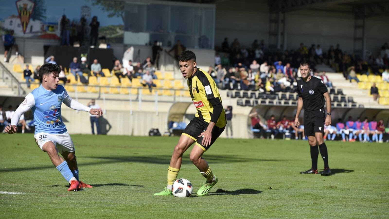El San Roque sumó un punto que le sabe a poco ante un rival directo. El San Roque sumó un punto que le sabe a poco ante un rival directo.