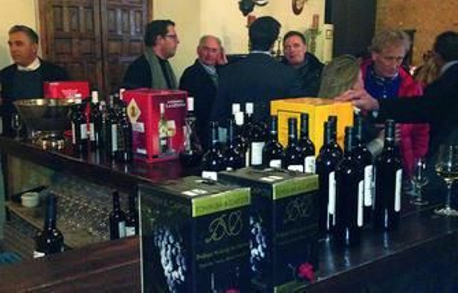 Imagen de una jornada organizada meses atrás por la asociación de manzanilleros en defensa del 'Bag in Box'. Imagen de una jornada organizada meses atrás por la asociación de manzanilleros en defensa del 'Bag in Box'.